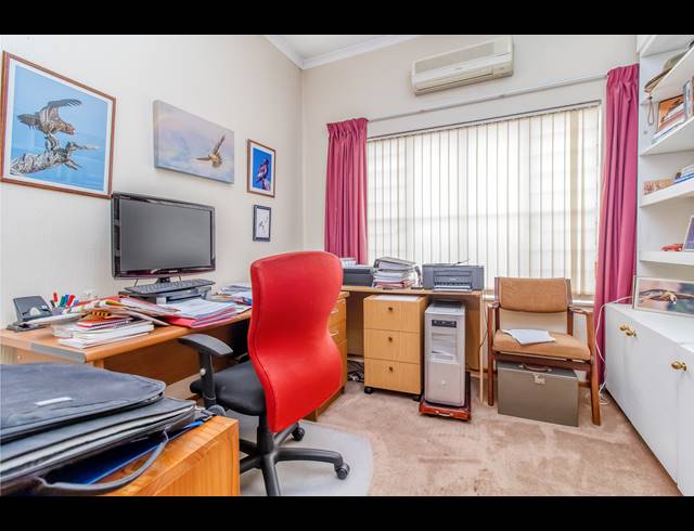 3 BEDROOM FREESTANDING FOR SALE IN KELLAND